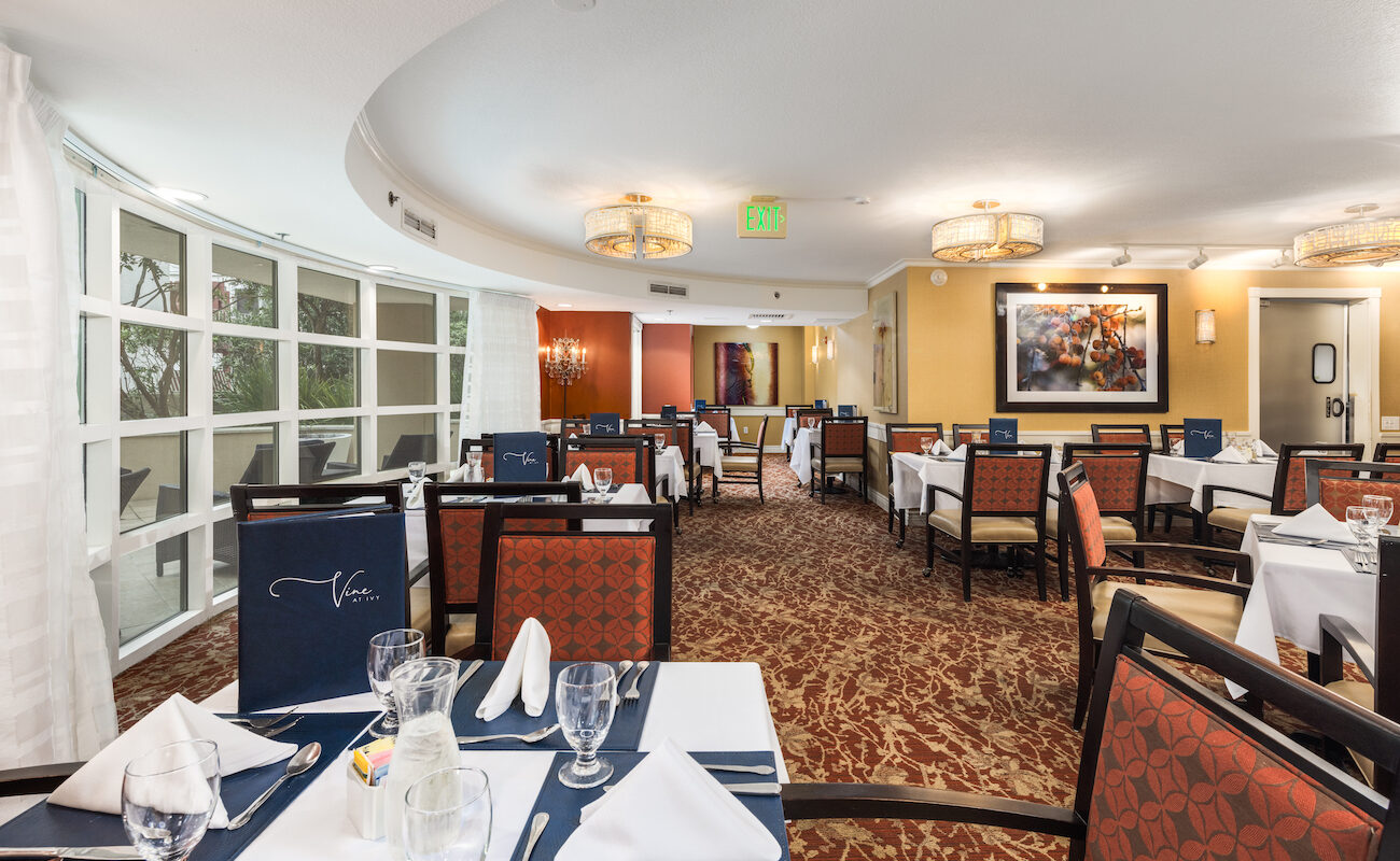 Ivy Park at Cathedral Hill dining room