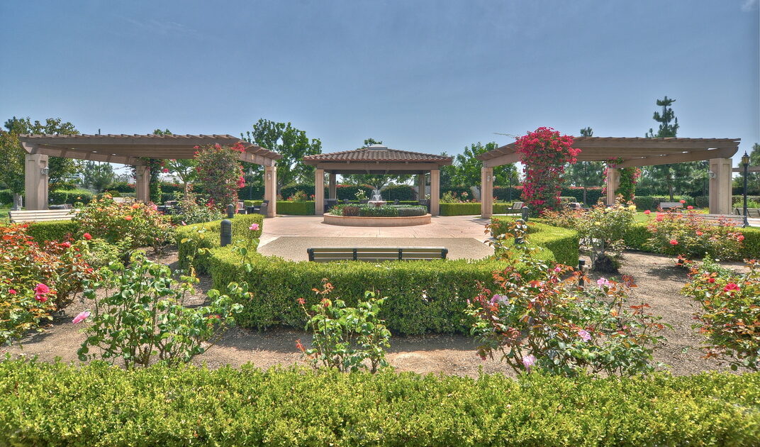 Cerritos garden and lounge area with three seating areas