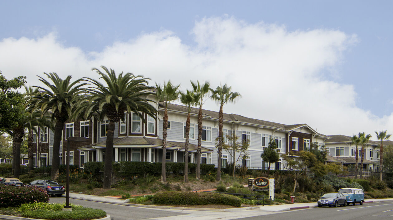 Gallery Retirement Community in Huntington Beach Ivy Park