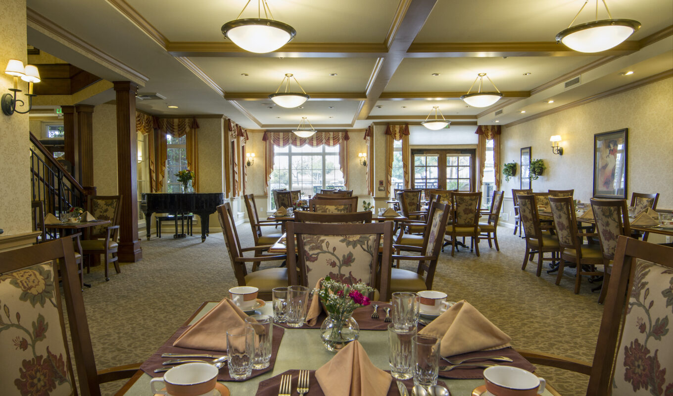 Ivy Park at La Jolla large dining room area