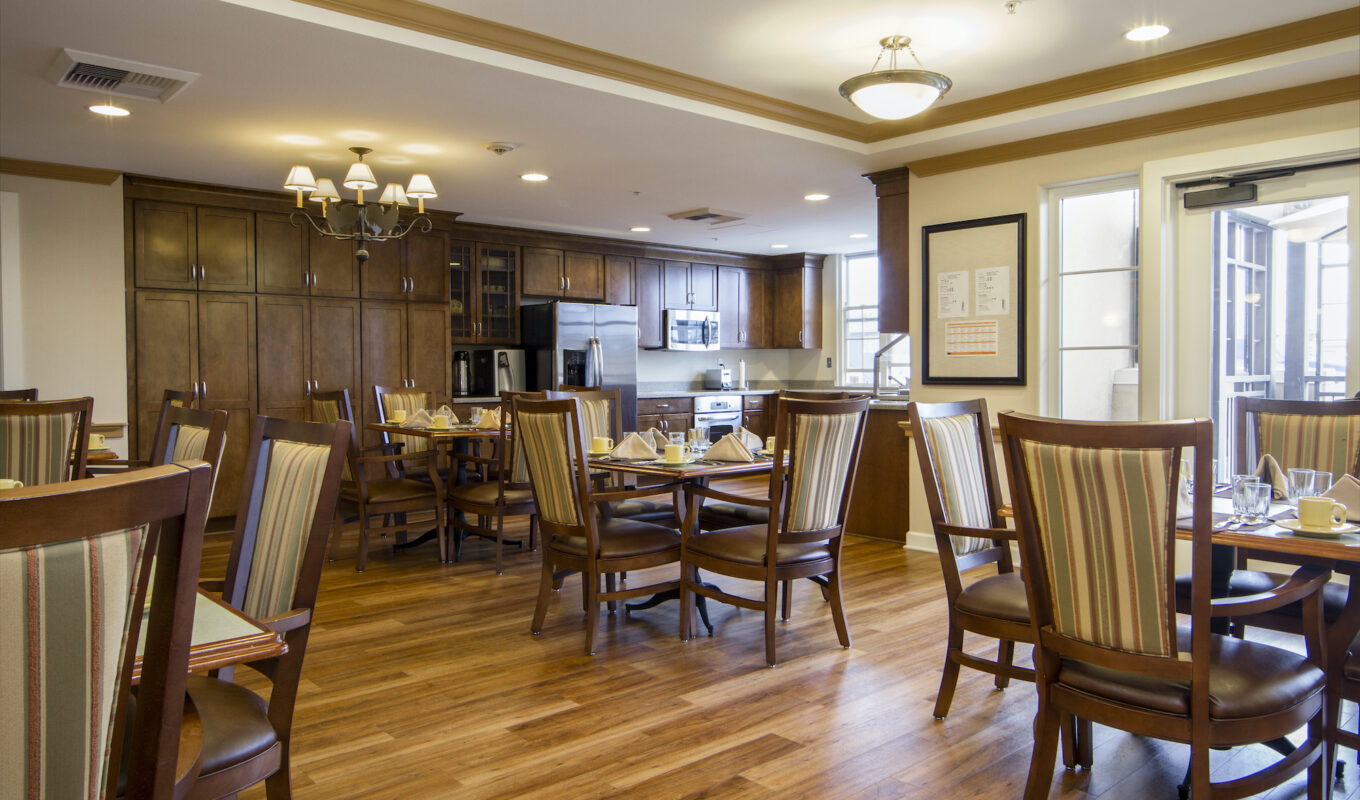 Ivy Park at La Jolla large dining are with chairs around tables