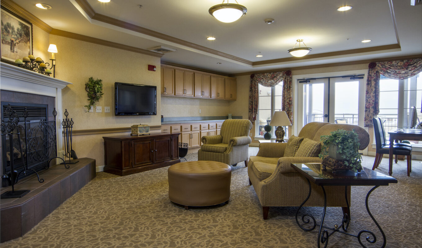 Ivy Park at La Jolla large sitting area