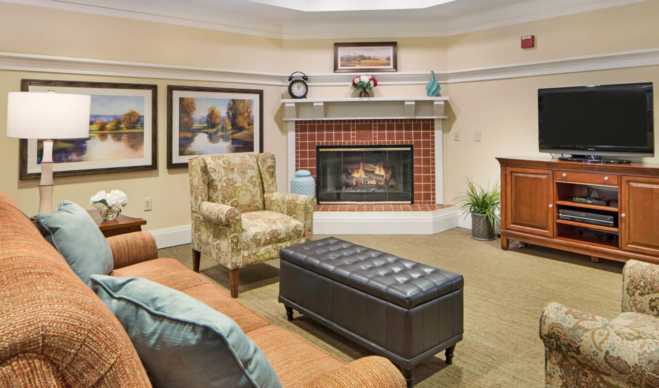 Ivy Living Oakland Hills sitting room area