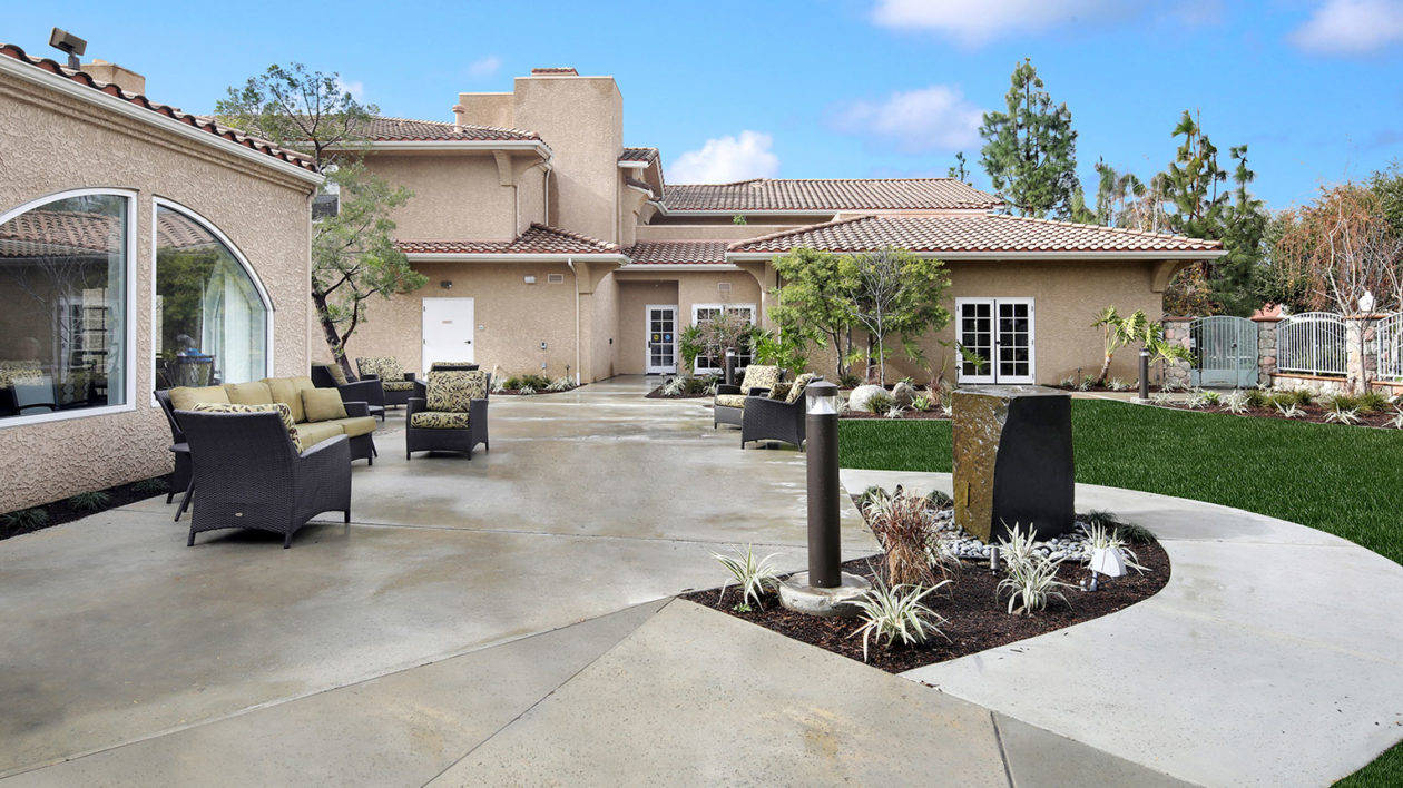 Simi Valley outside patio with seating area