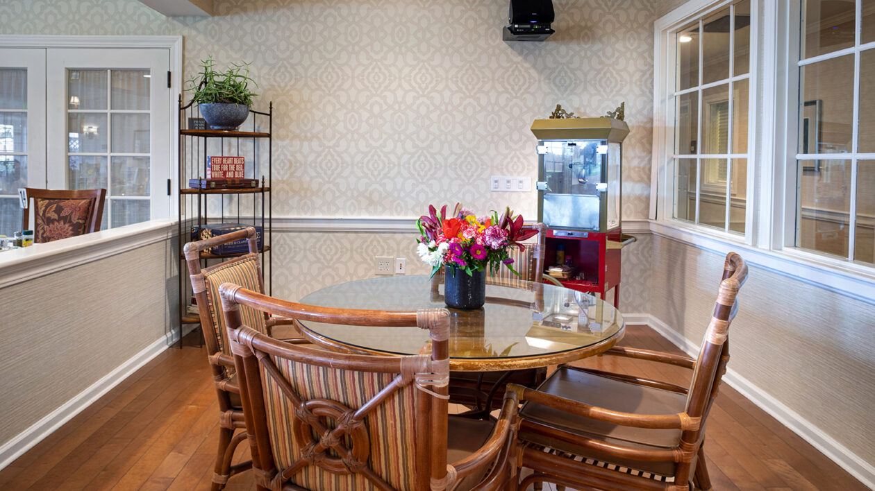Ivy Park at West Hills bistro with chairs around table