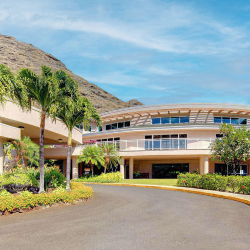 The building entrance to the ivy at Hawaii Kai